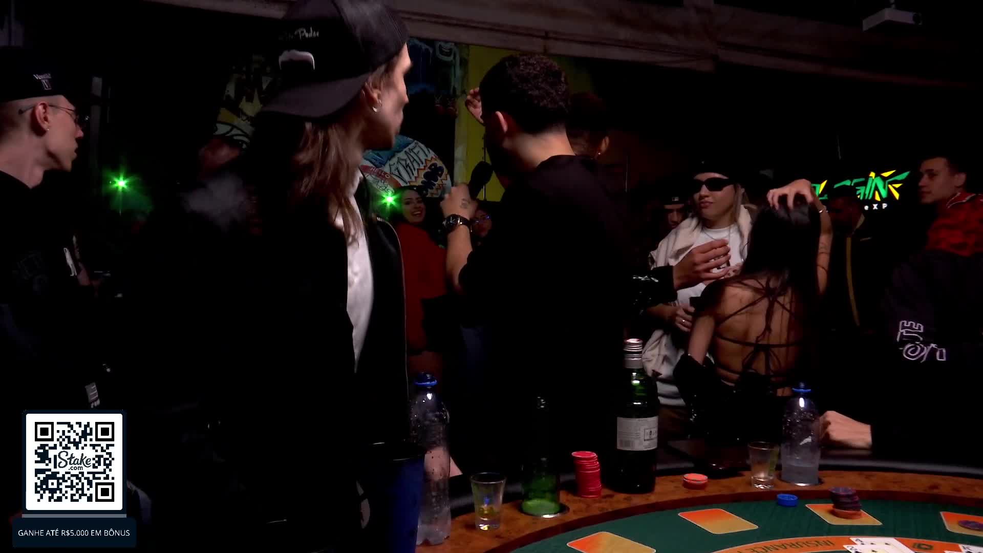 FACADA NOSSO MONXTRO BEIJÃO NA ANALU