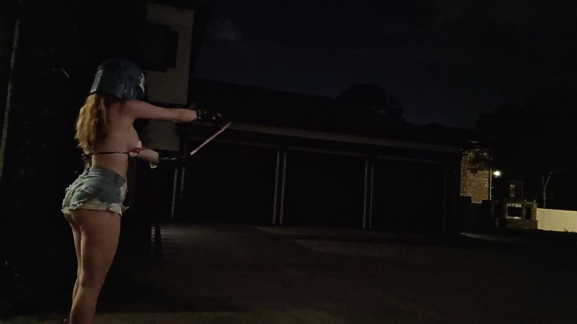 Amouranth freaks out on fireworks